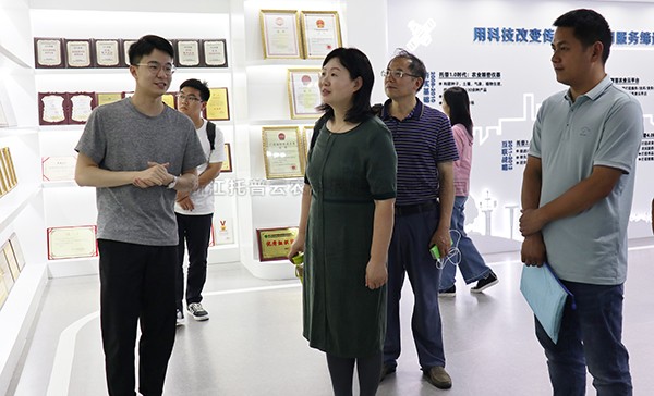 国家植保机械质量监督检验中心副主任刘燕一行莅临壹号娱乐考察交流