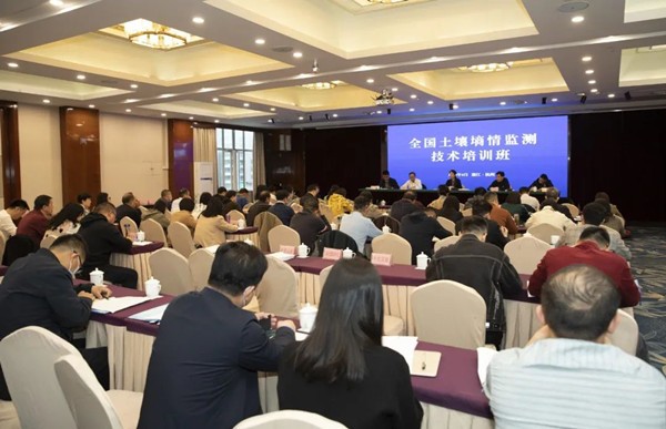 全国推进土壤墒情监测技术，壹号娱乐助力绿色农业现代化发展