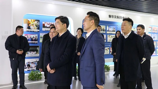 拱墅区委书记李志龙一行莅临壹号娱乐调研